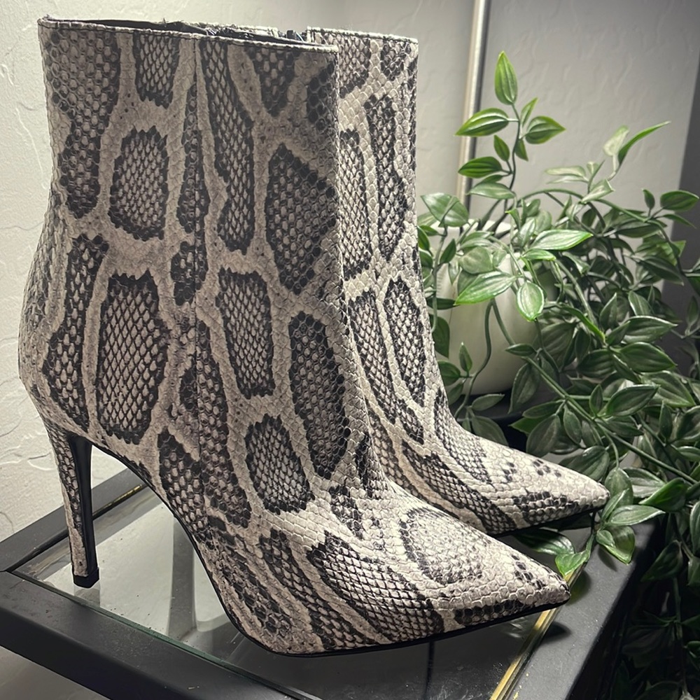 Snake print Boots